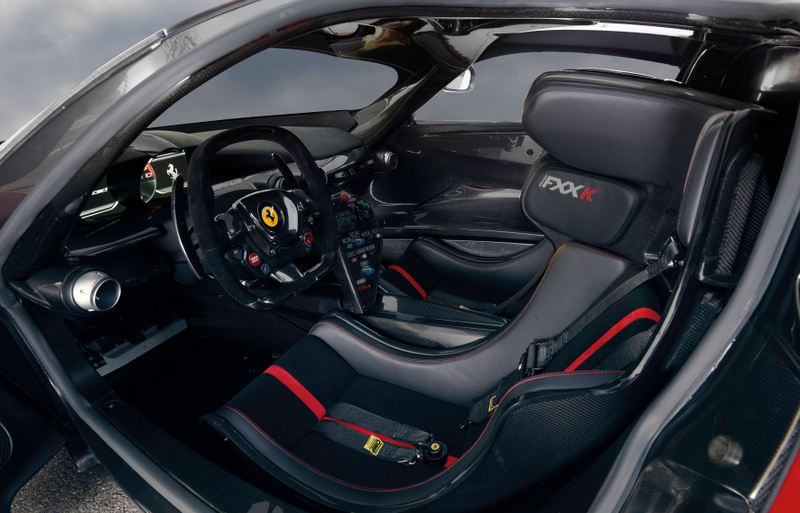 Illustration for article titled The Ferrari FXX K Is A 1,035 Horsepower Hybrid Monster